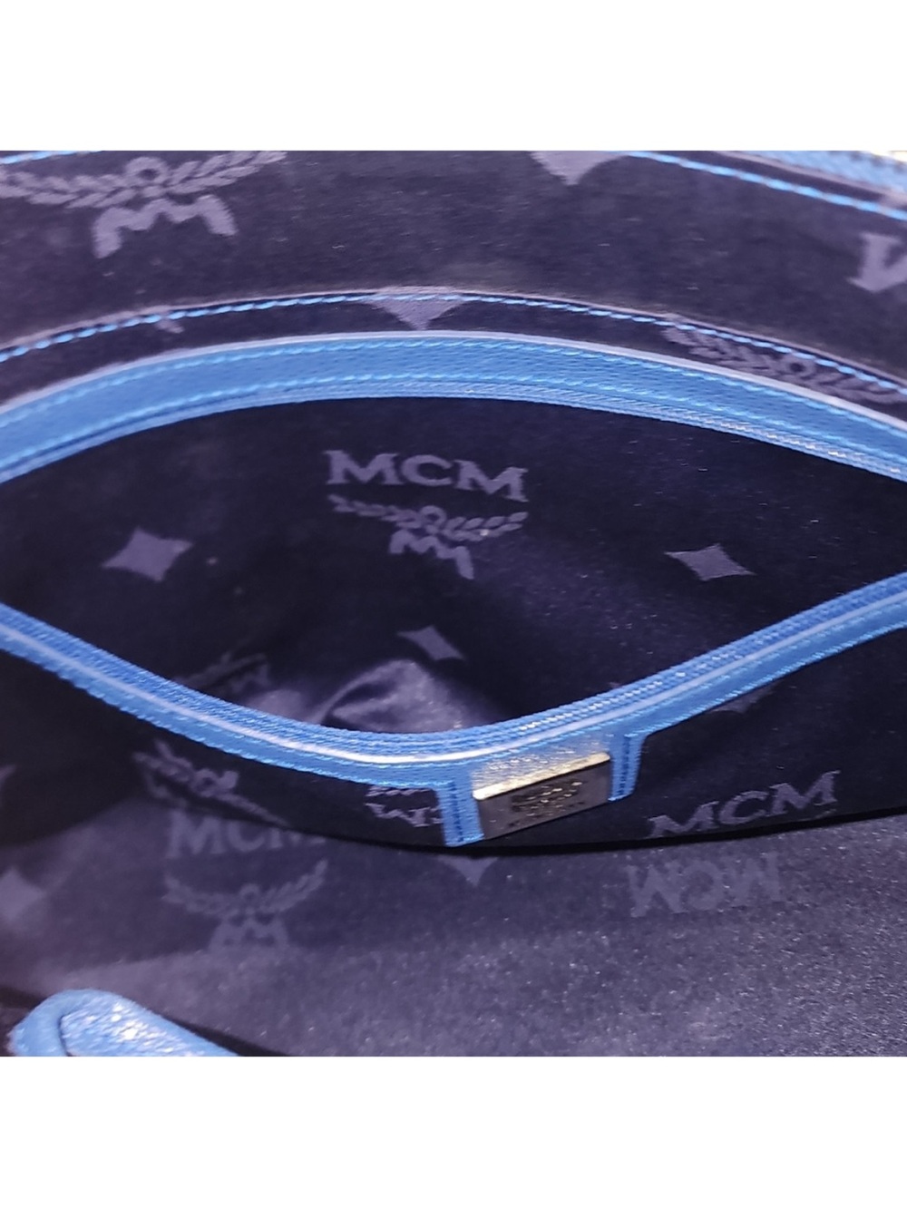 MCM Blue Leather Handbag with Detachable Coin Pouch - Picture 7 of 13